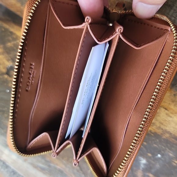 Coach Small Zip Around Card Case In Rainbow Signature Canvas - Picture 3 of 4